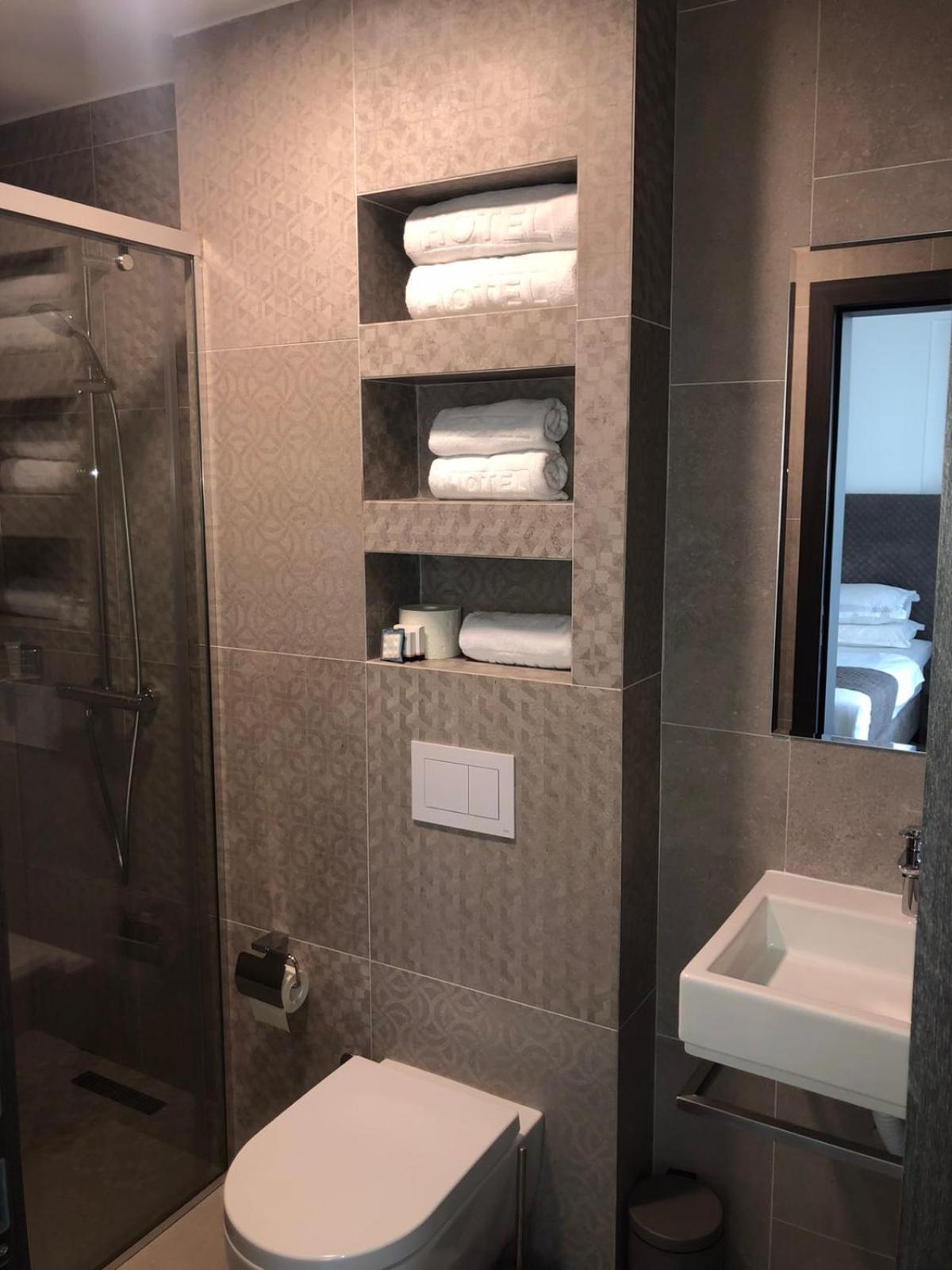 Qama Hotel Kosovo Polje Eksteriør bilde