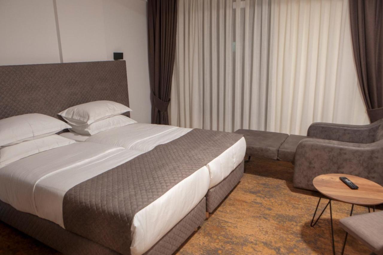 Qama Hotel Kosovo Polje Eksteriør bilde