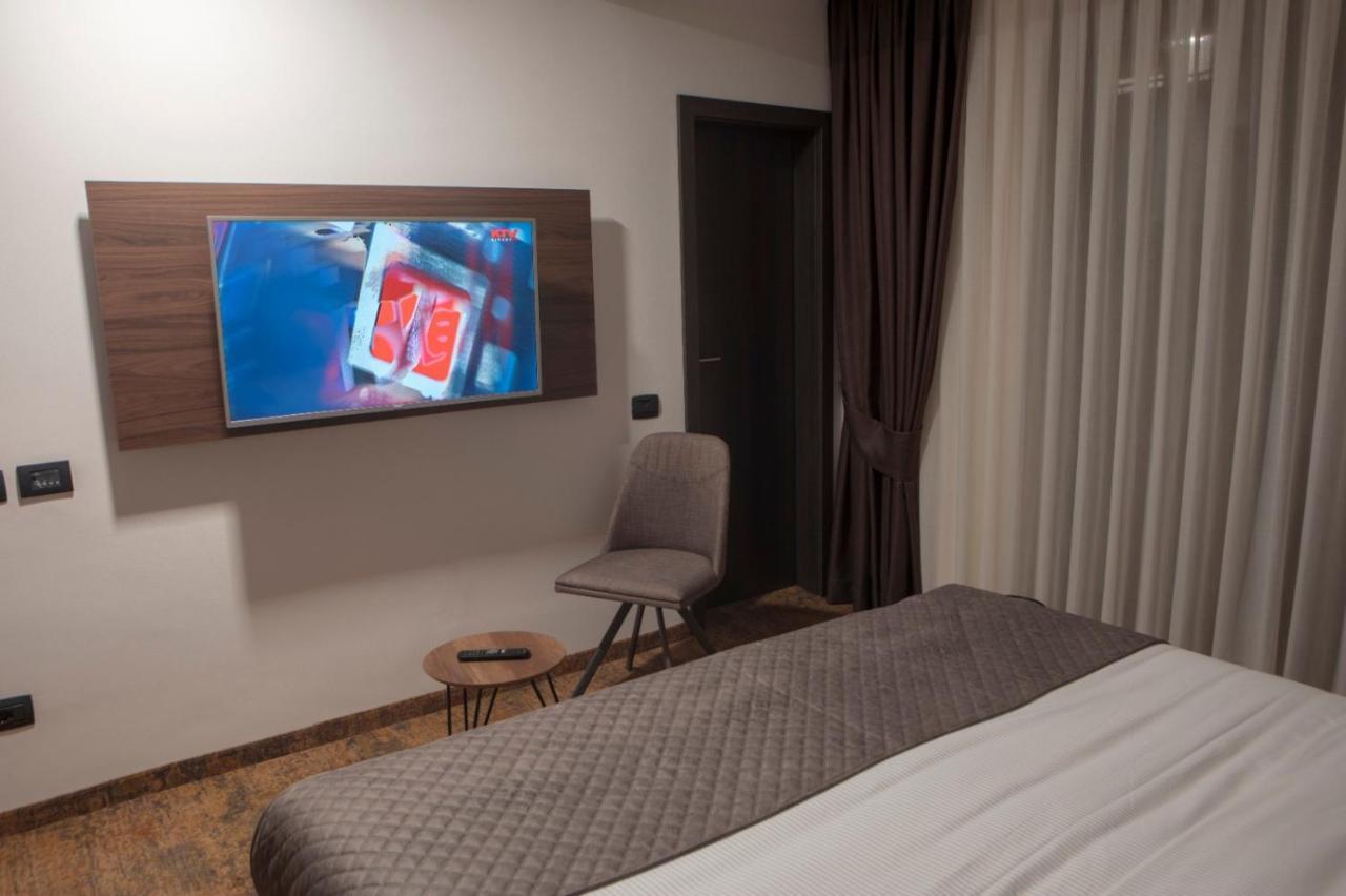 Qama Hotel Kosovo Polje Eksteriør bilde
