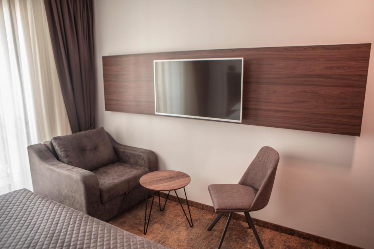 Qama Hotel Kosovo Polje Eksteriør bilde